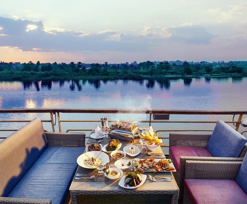 Nile View Jewel Hotel Kairo Exteriör bild